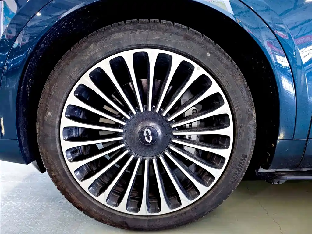 AITO ASK THE WORLD M9