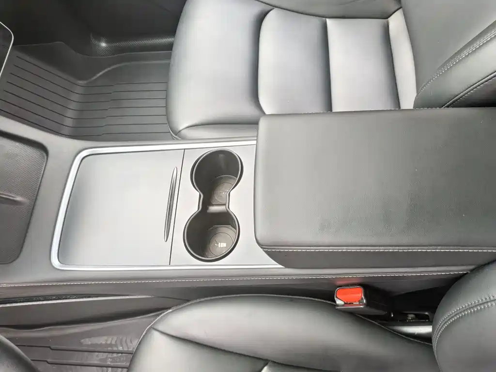 Tesla Model Y 2021 3D7