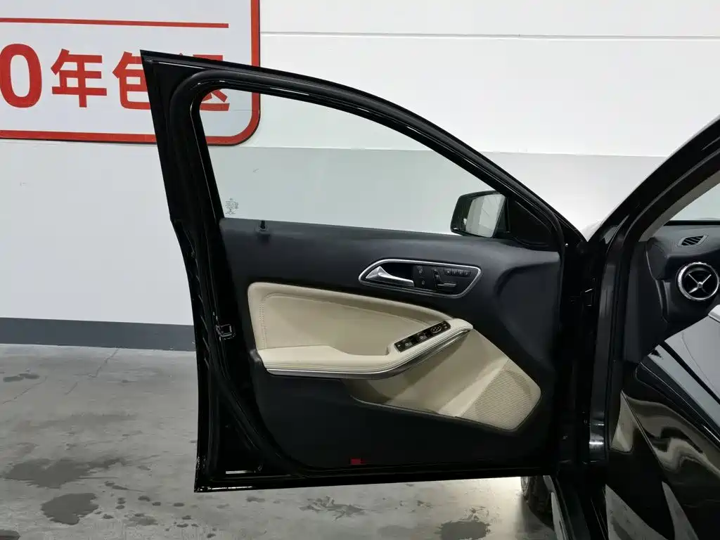 Mercedes-Benz GLA — миниатюра 8