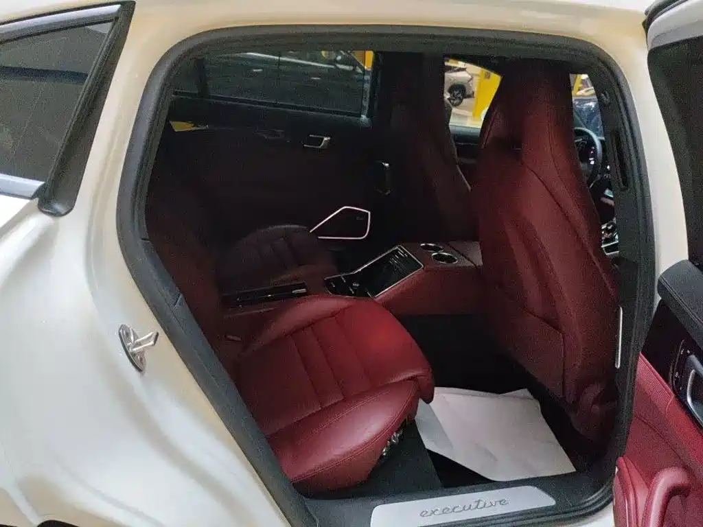 Porsche Panamera — миниатюра 6
