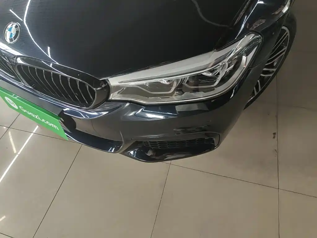 BMW 5 Series — миниатюра 24