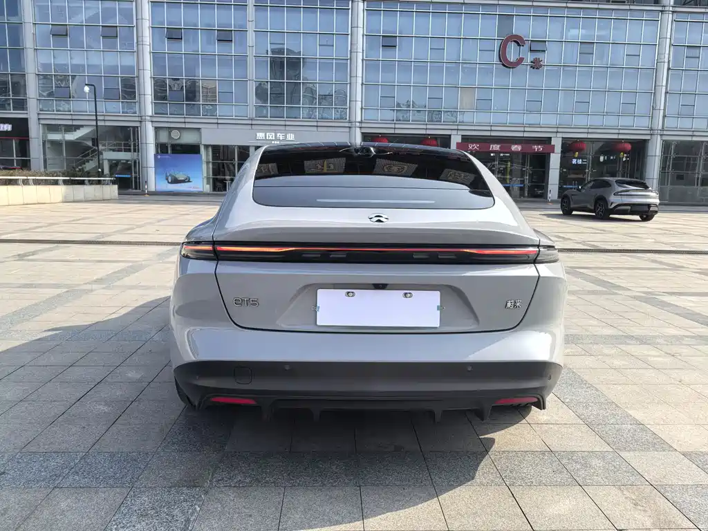 NIO NIO ET5