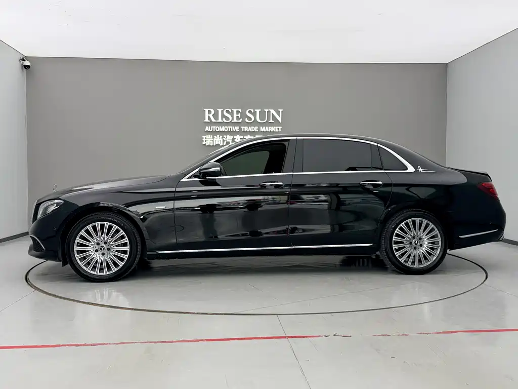 Mercedes-Benz E-Class — миниатюра 2