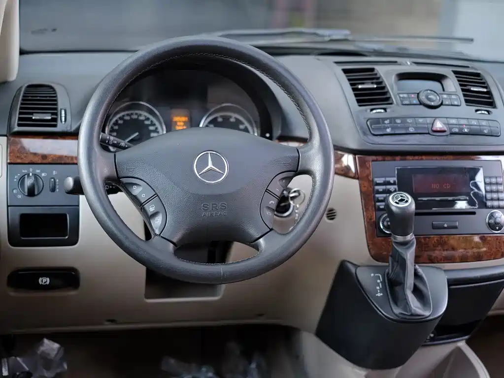 Mercedes-Benz Viano — миниатюра 17