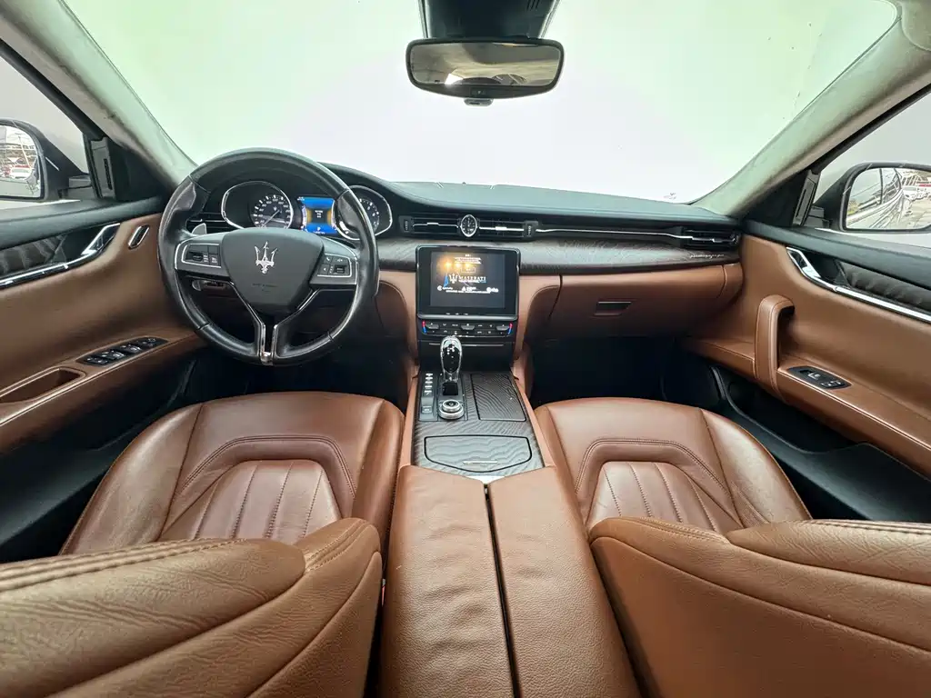 Maserati Quattroporte — миниатюра 6