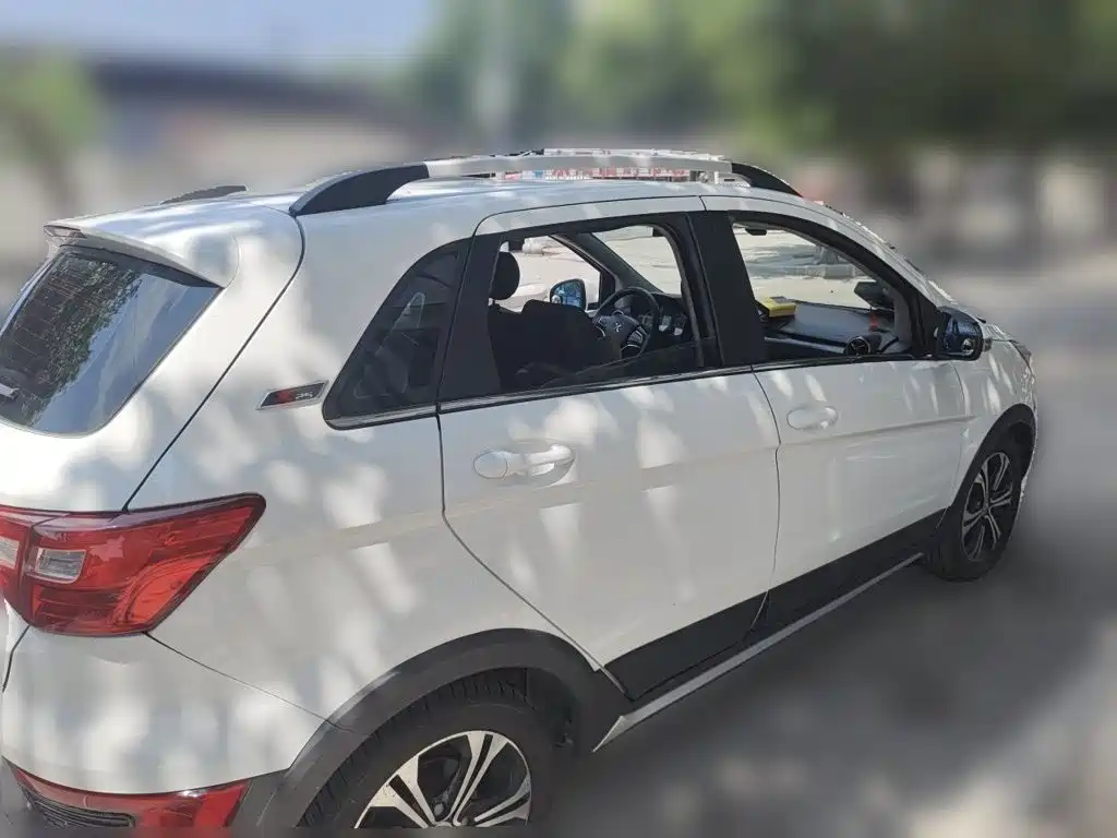 BAIC Senova X25 — миниатюра 4