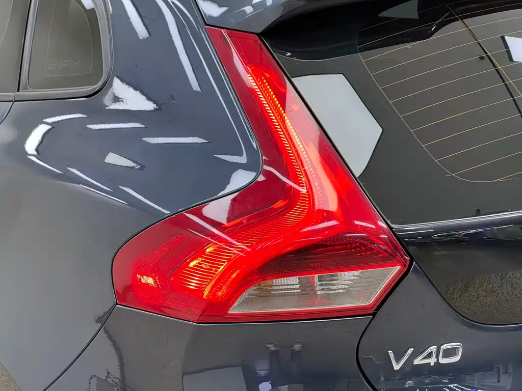 Volvo V40 — миниатюра 11