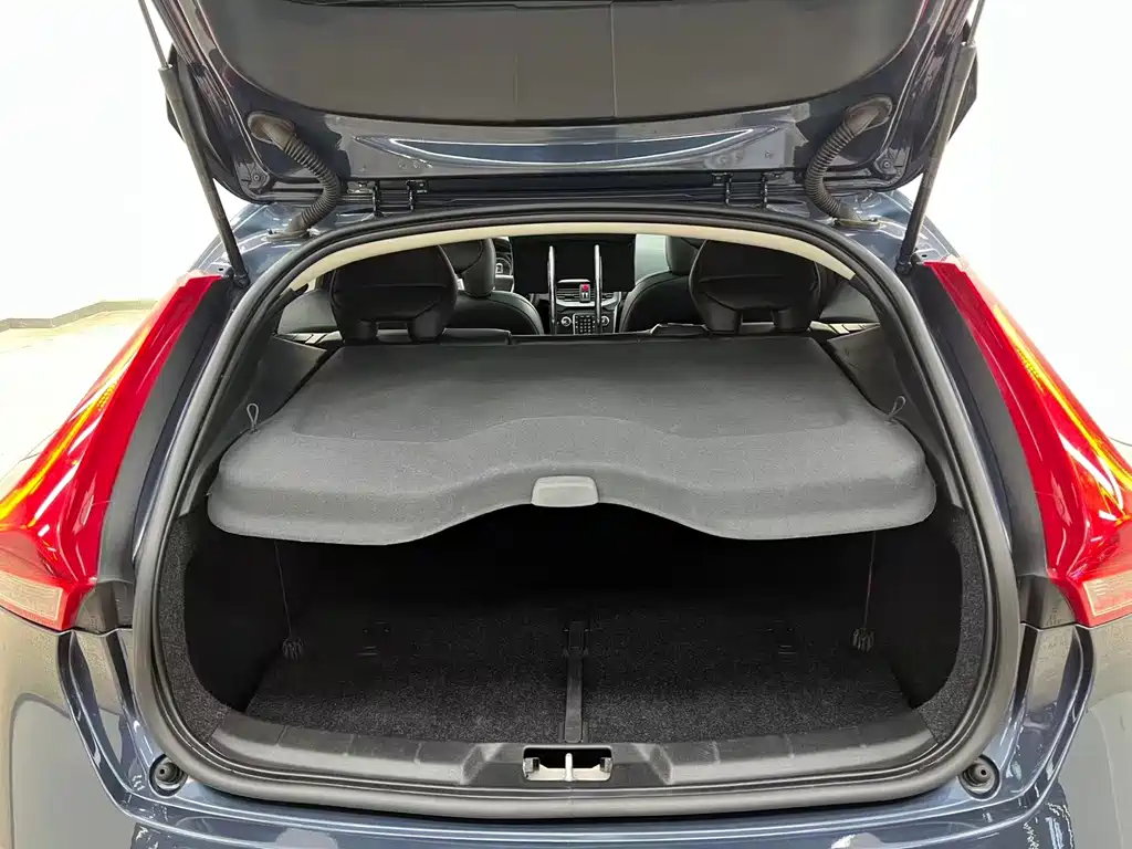 Volvo V40 — миниатюра 21