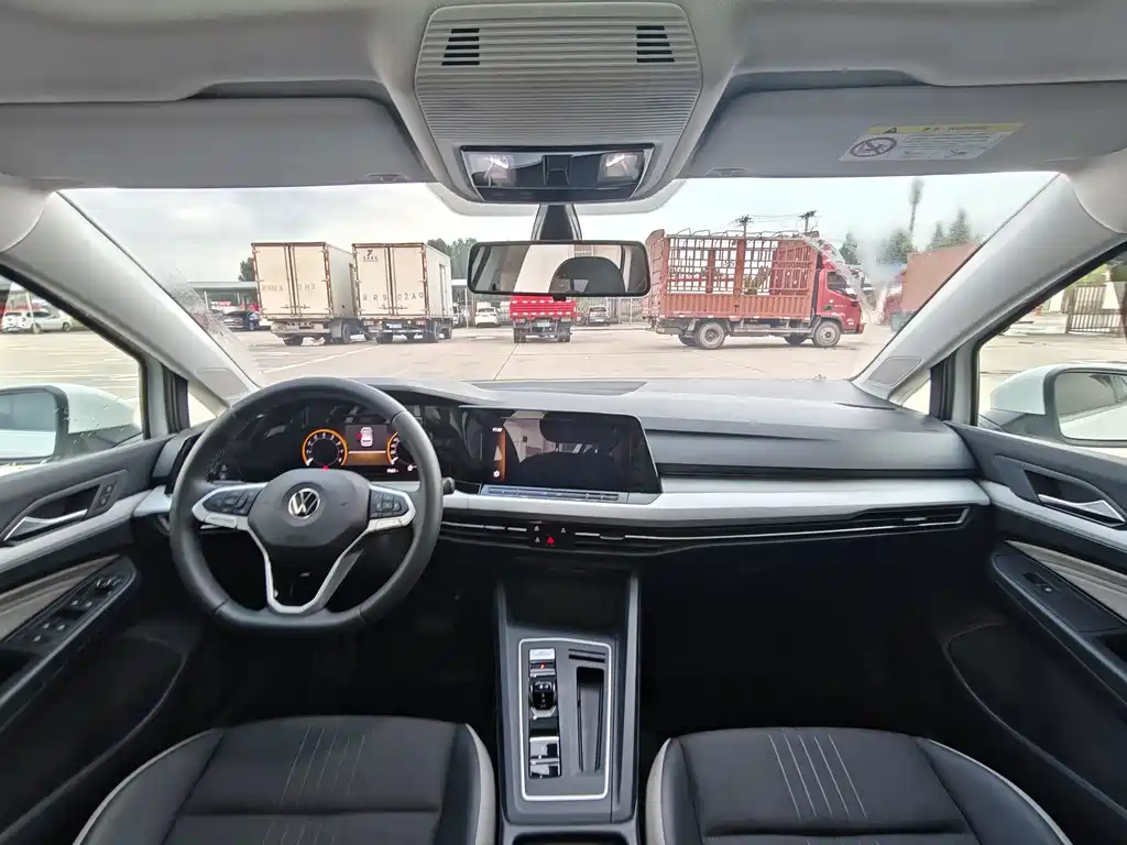 Volkswagen Golf 2024 280TSI DSG Pro