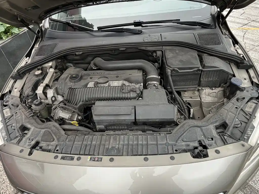 Volvo S60 (Import) — миниатюра 8