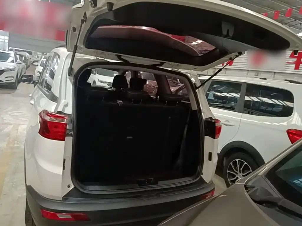 Wuling Hongguang S3 — миниатюра 19
