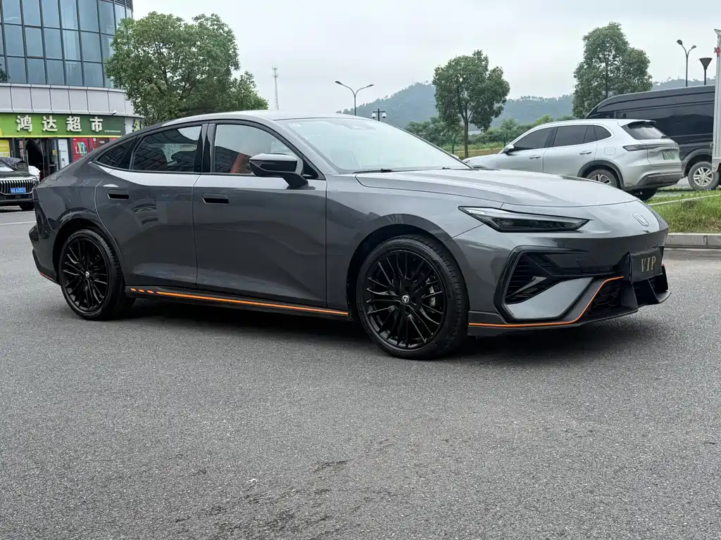 Changan UNI-V 2025 1.5T 500Bar Luxury Sport