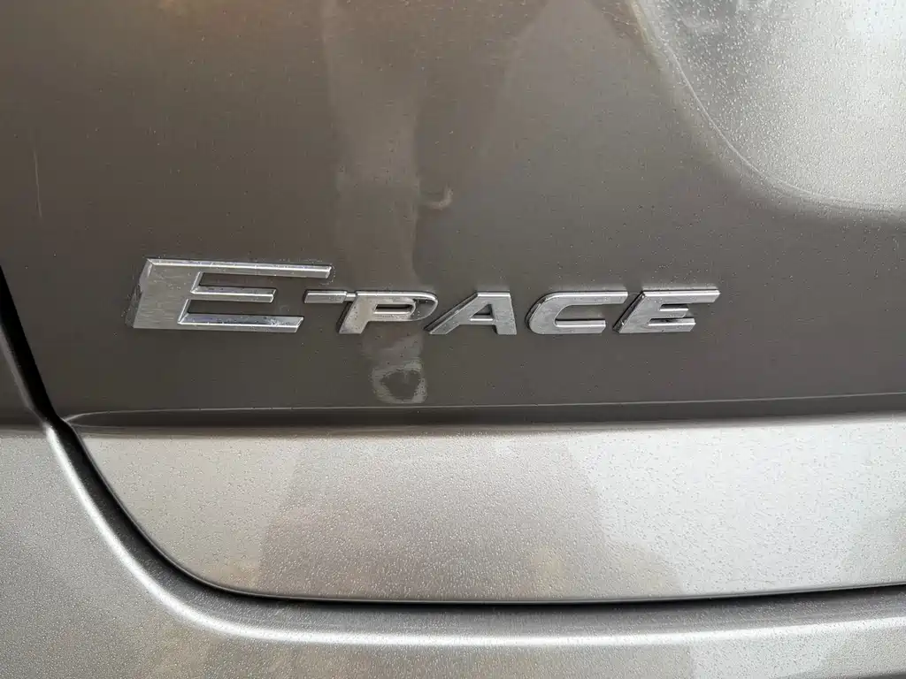 JAGUAR E PACE
