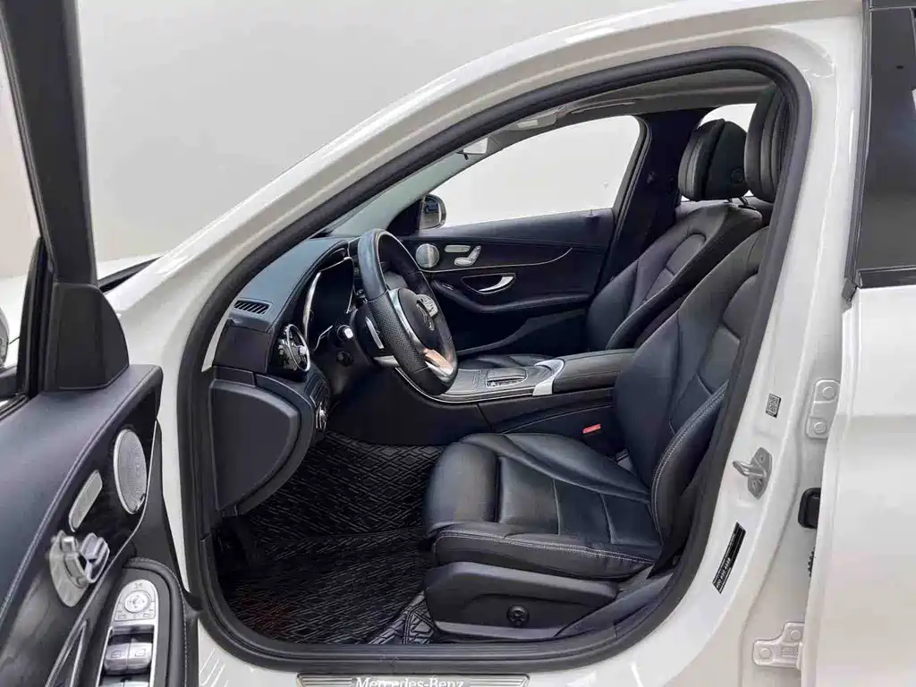 Mercedes-Benz C-Class — миниатюра 11