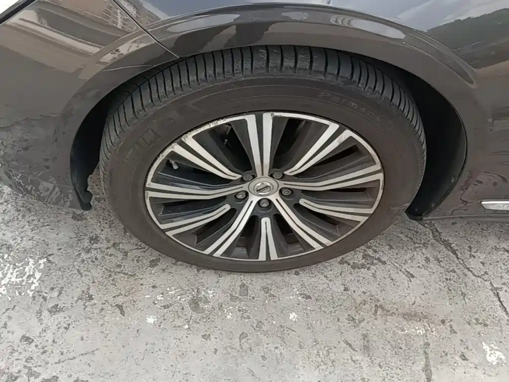 Volvo S90 PHEV — миниатюра 23