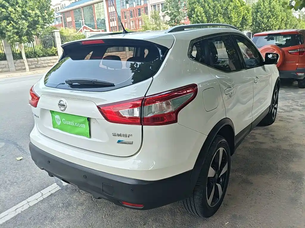 Nissan Qashqai 2016 2.0L CVT Luxury