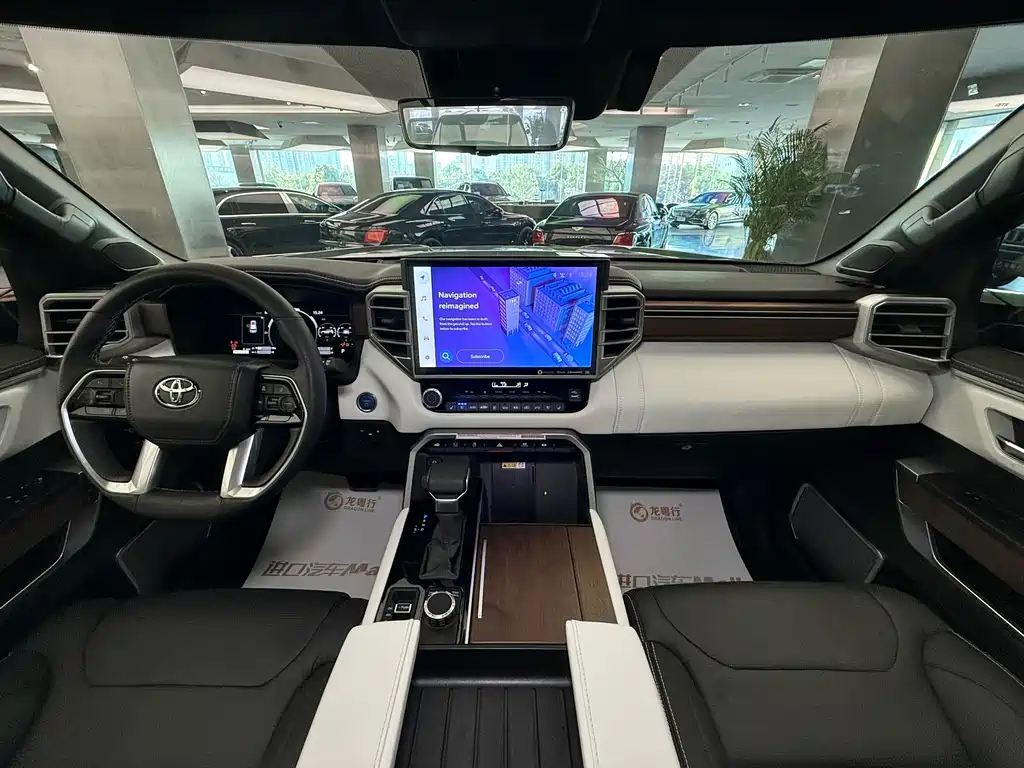 Toyota Sequoia — миниатюра 10