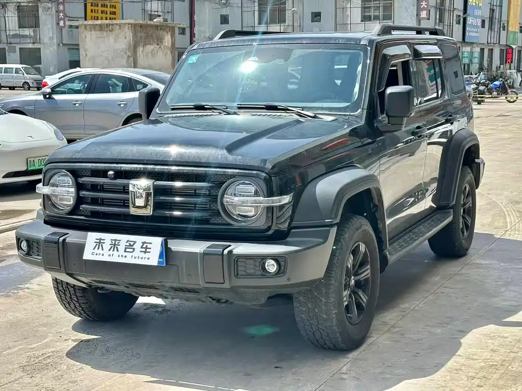 Tank Tank 300 2023