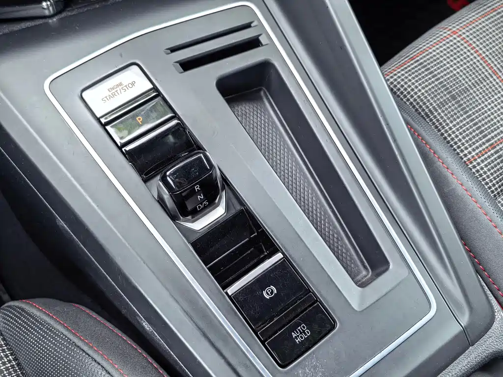 Volkswagen Golf GTI — миниатюра 15