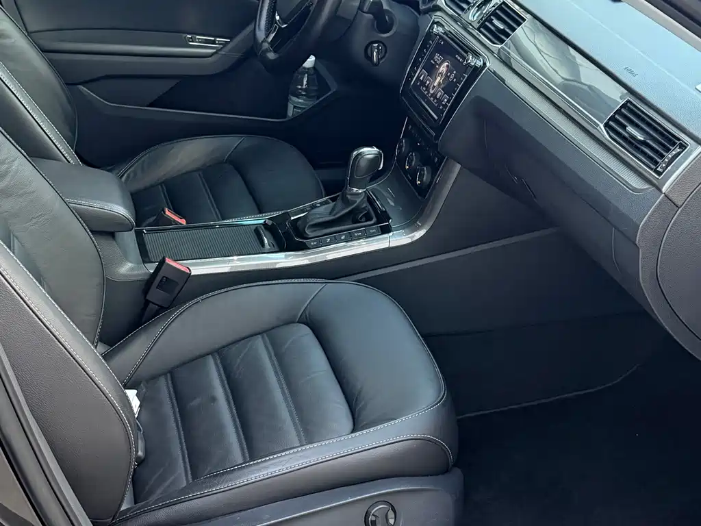 Volkswagen Passat — миниатюра 7