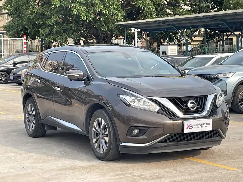 NISSAN LOULAN