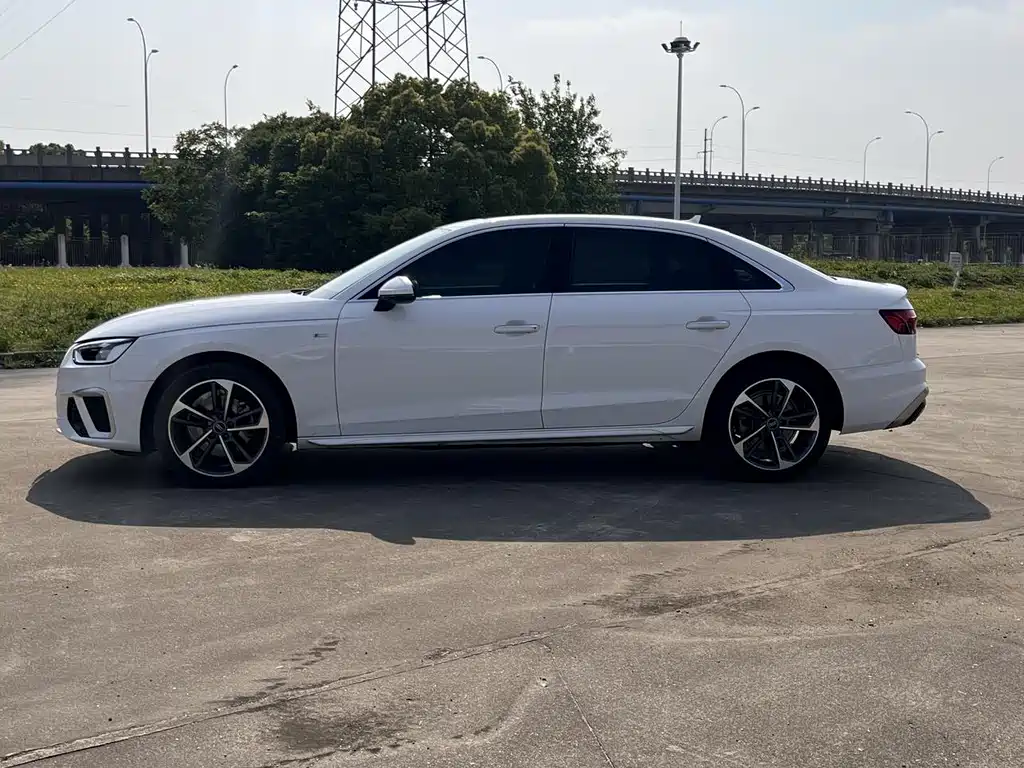 Audi A4L 2023 40 TFSI Fashion