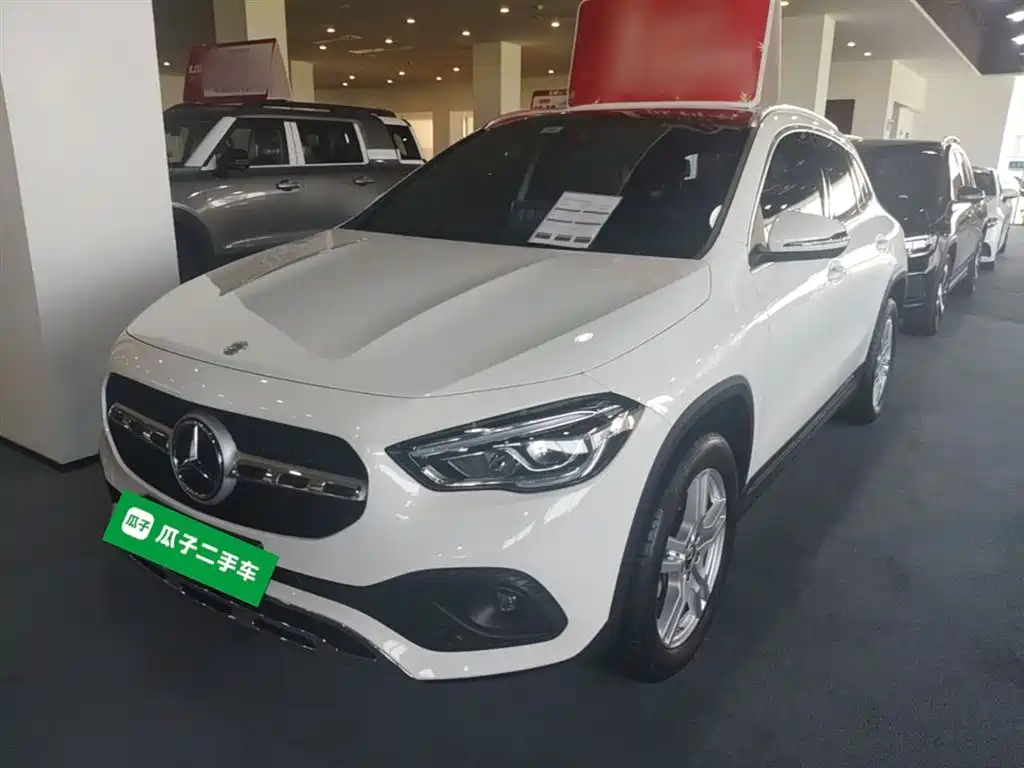 Mercedes-Benz GLA 2024