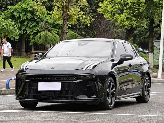 2022 Lynk & Co 03