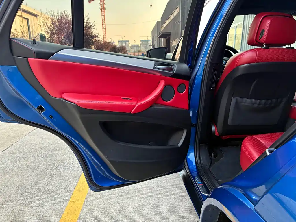 BMW X5 M — миниатюра 7