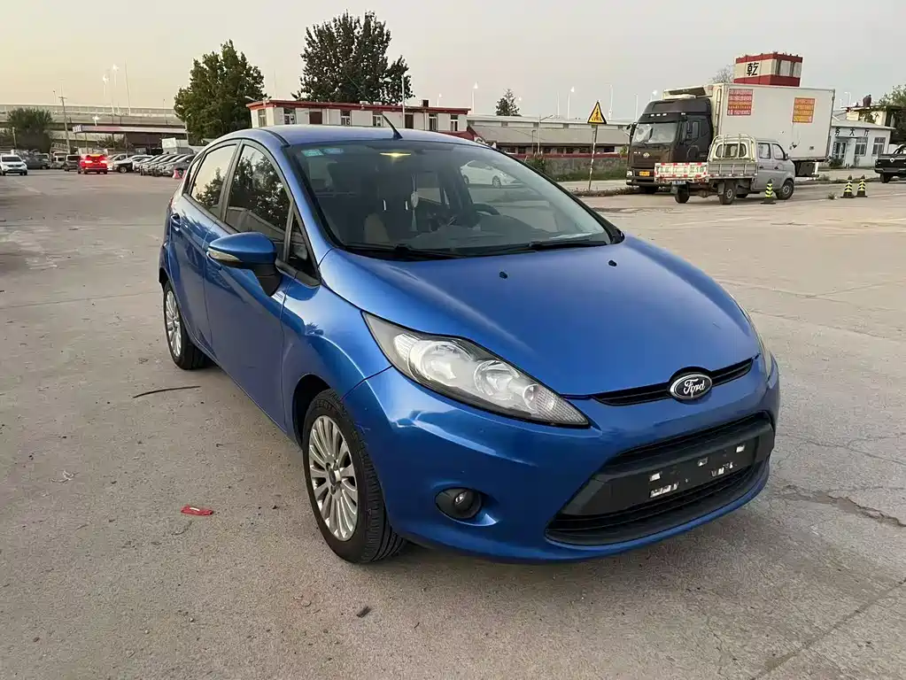 Ford Fiesta 2013 1.5L AT Fashion