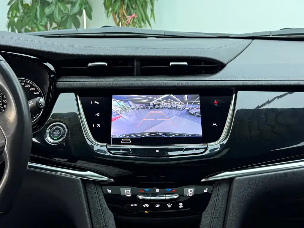 Cadillac XT6 — миниатюра 10