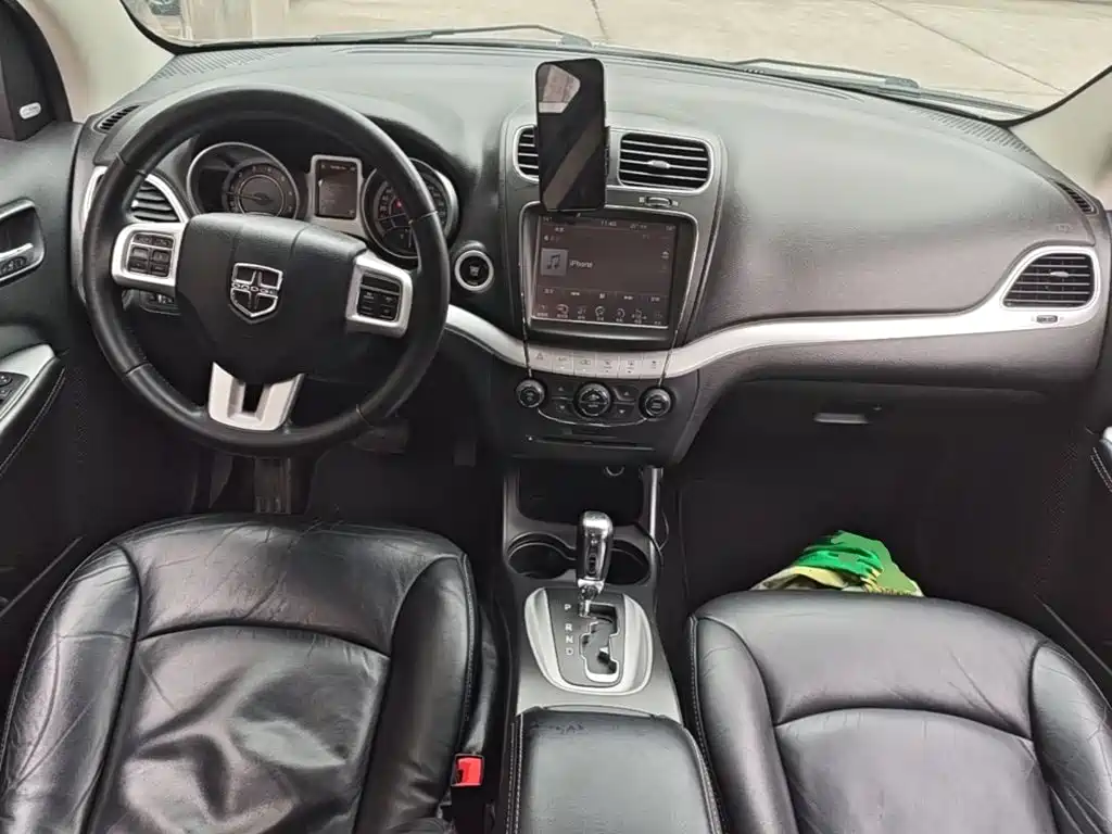 Dodge Journey — миниатюра 10