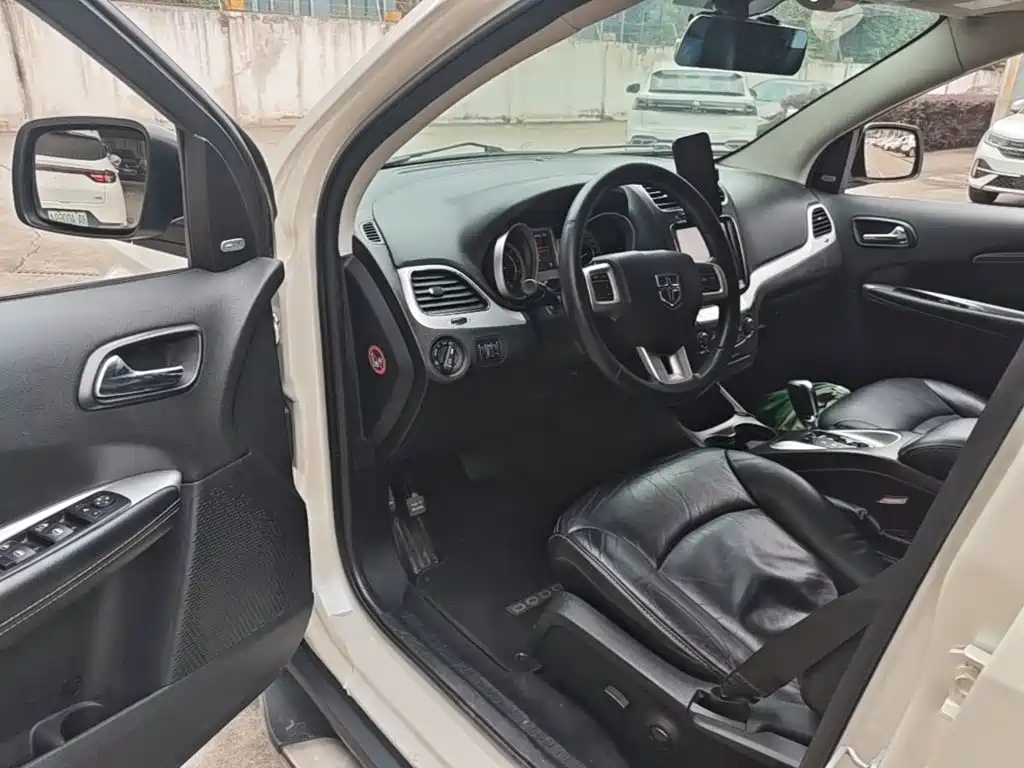 Dodge Journey — миниатюра 16