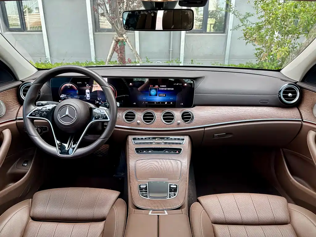 MERCEDES-BENZ E CLASS
