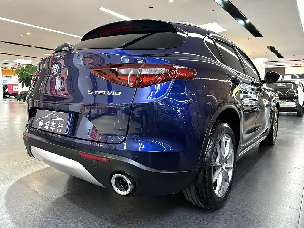 Alfa Romeo Stelvio — миниатюра 7