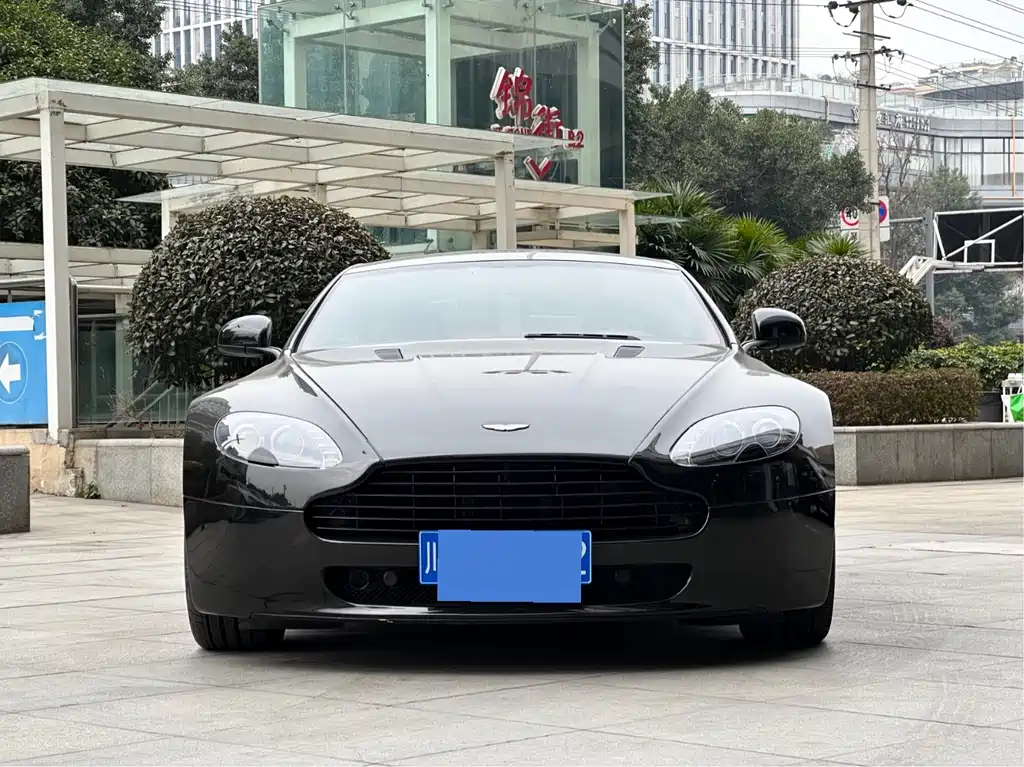 Aston Martin V8 Vantage 2011 4.7L Sportshift Coupe