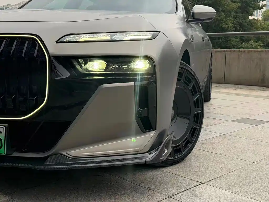 BMW i7 — миниатюра 9