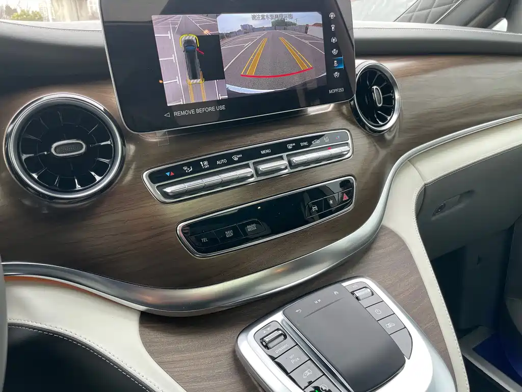 MERCEDES-BENZ V CLASS