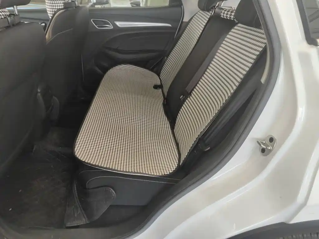 Roewe RX3 — миниатюра 17