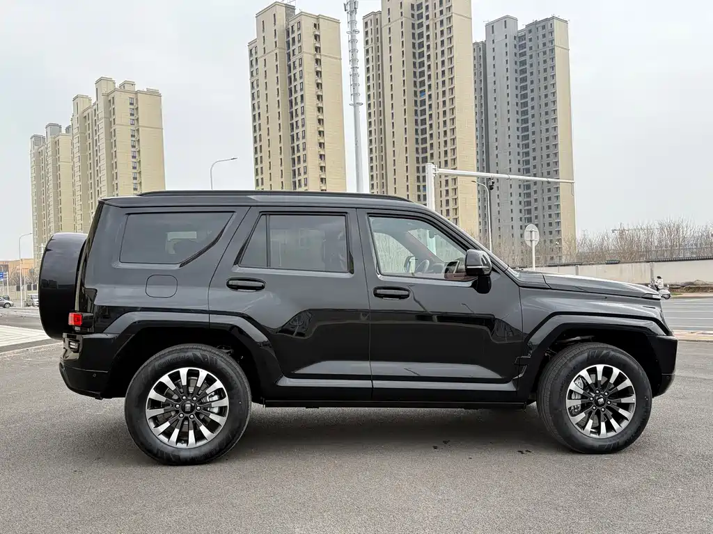 TANK TANK 700 NEW ENERGY