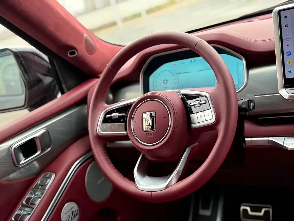 TANK TANK 700 NEW ENERGY