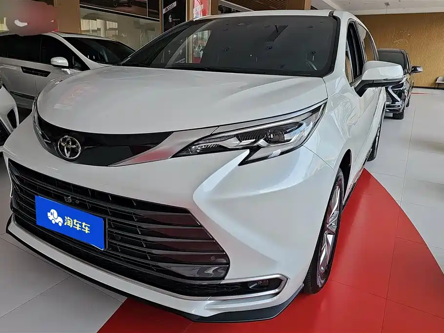 Toyota Sienna 2024