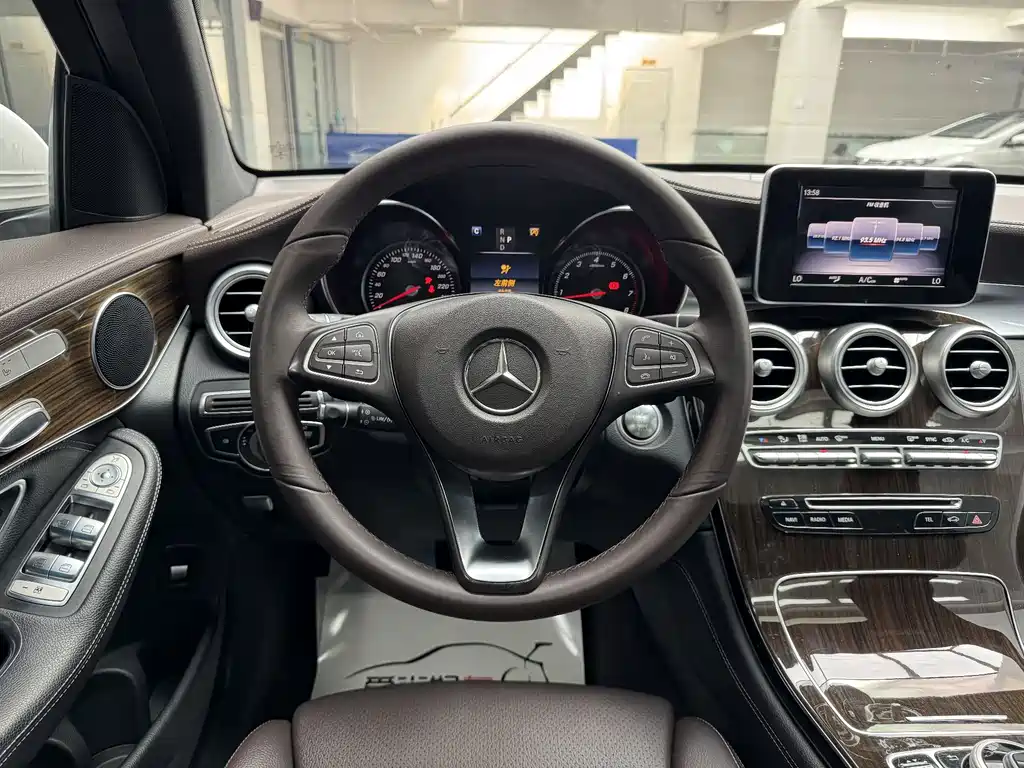 Mercedes-Benz GLC 2019 GLC 260 4MATIC