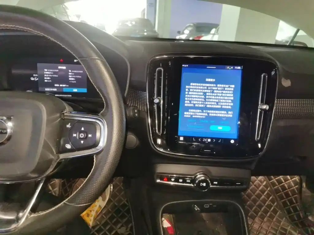 Volvo XC40 NEV — миниатюра 13
