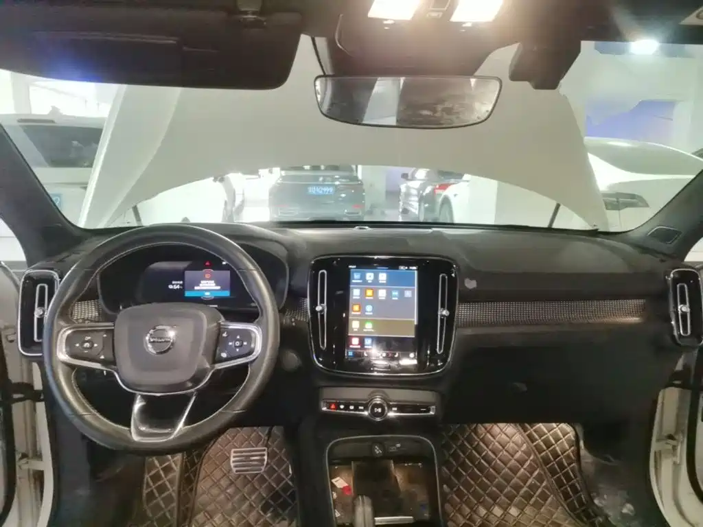 Volvo XC40 NEV — миниатюра 10