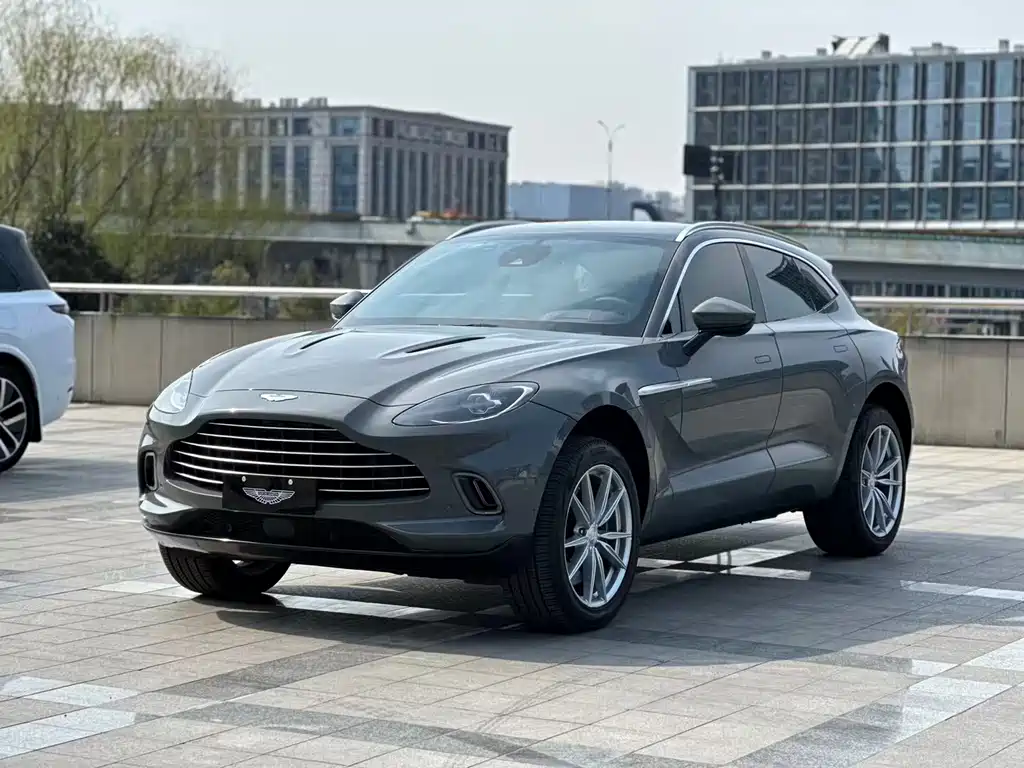 Aston Martin DBX
