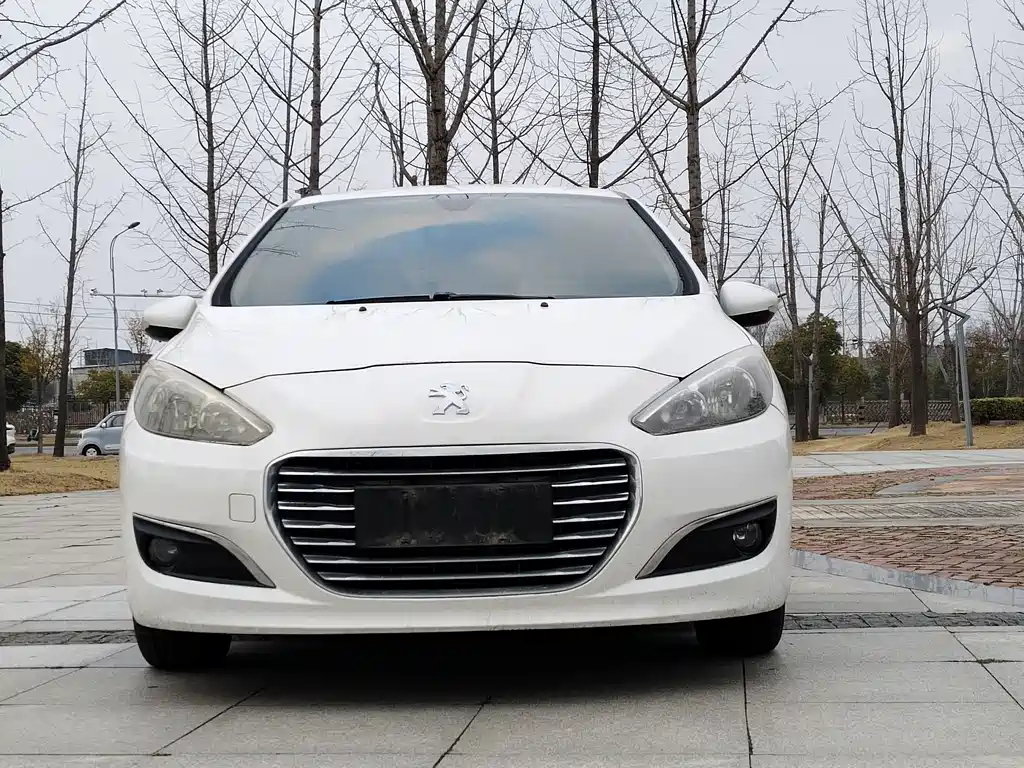 Peugeot 308 2013 1.6L MT