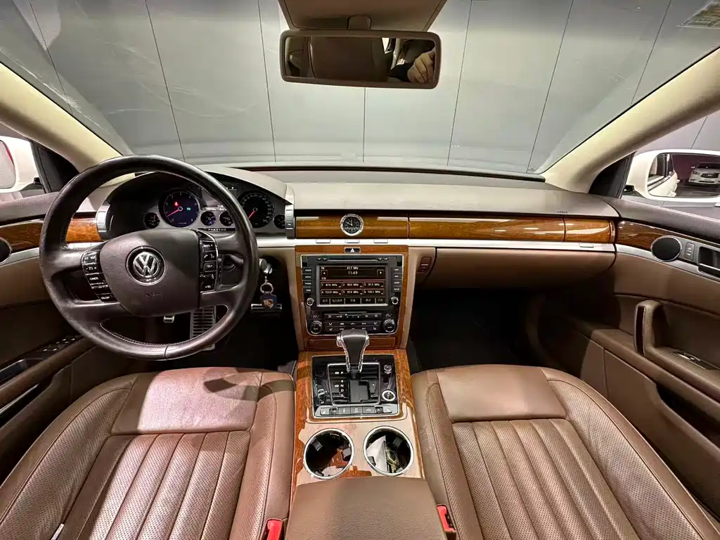 Volkswagen Phaeton — миниатюра 17