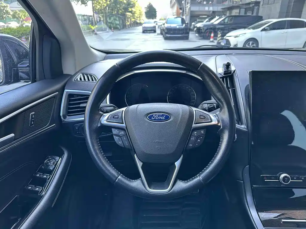 Ford Edge — миниатюра 8