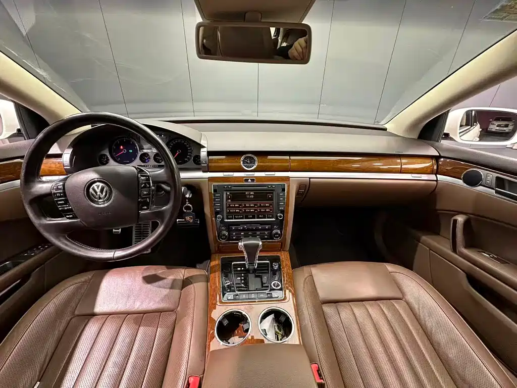 Volkswagen Phaeton — миниатюра 16